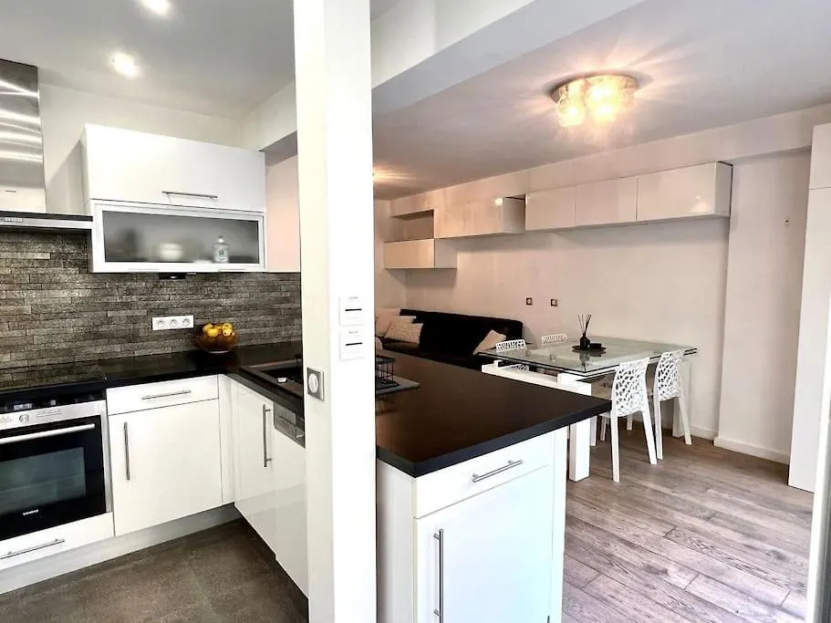 Champs-elysees - Arc De Triomphe - 2 Pieces - 4p Apartment Paris